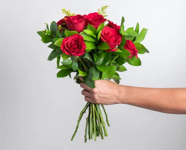 Buquê de 12 Rosas Vermelhas - Imagem 3