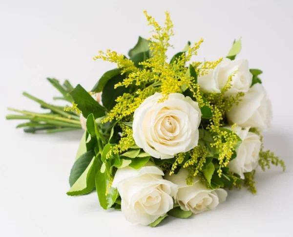 Buquê de 8 Rosas Branca - Imagem 2