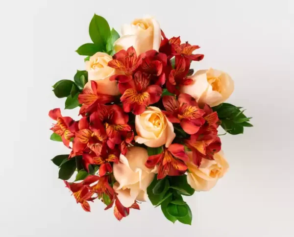 Buquê de Rosas e Astromélias em Tons Rosados - Imagem 2