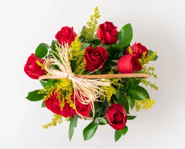 Cesta com 9 Rosas Vermelhas, Chocolate e Espumante - Imagem 3